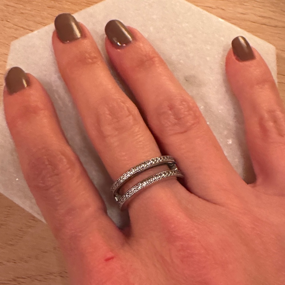Pandora 9.25 silver cyrconia ring sz 6